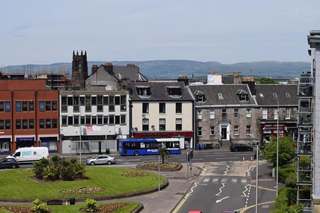 The Paisley Penthouse - Abbey View Appartement Buitenkant foto