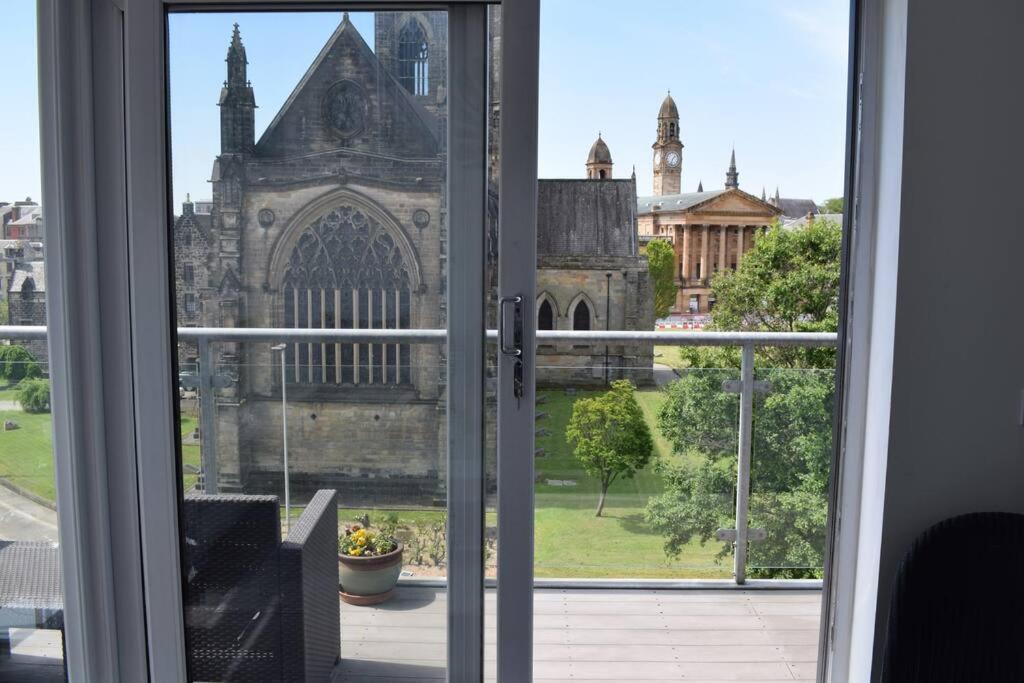 The Paisley Penthouse - Abbey View Appartement Buitenkant foto