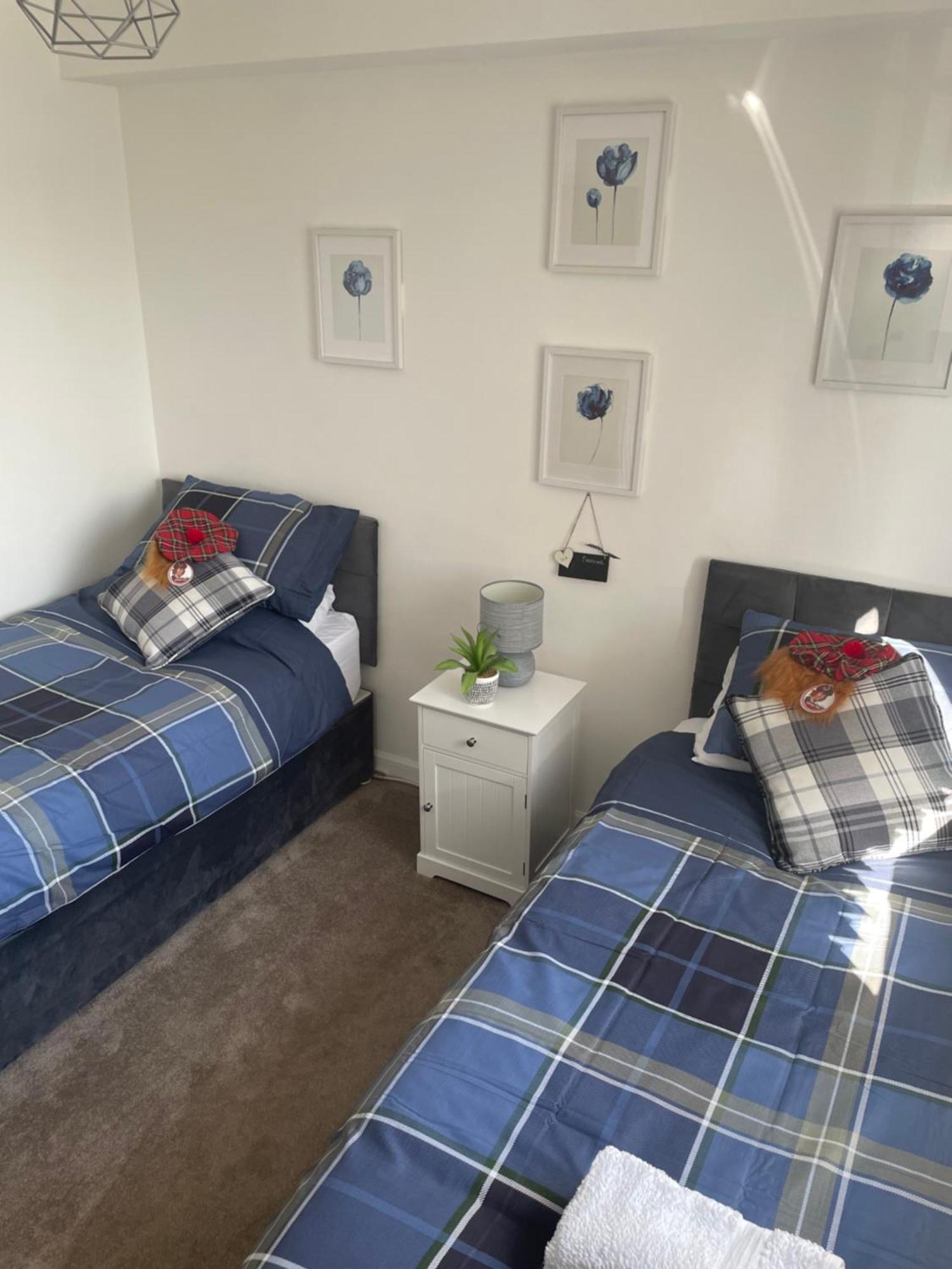 The Paisley Penthouse - Abbey View Appartement Buitenkant foto
