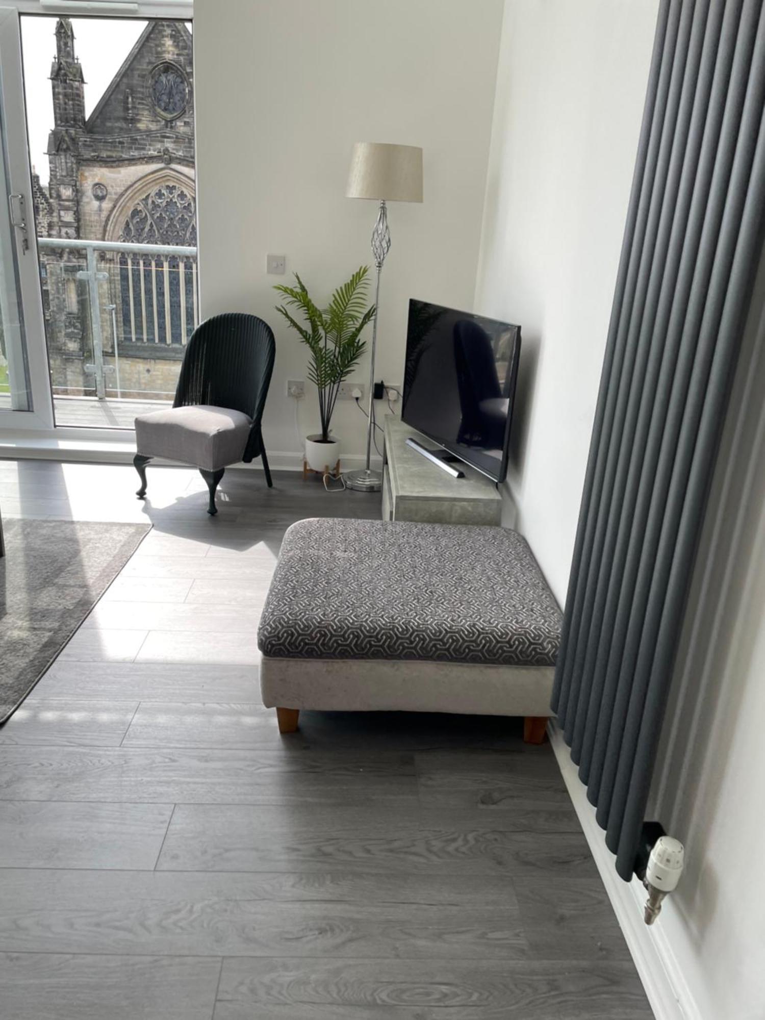 The Paisley Penthouse - Abbey View Appartement Buitenkant foto