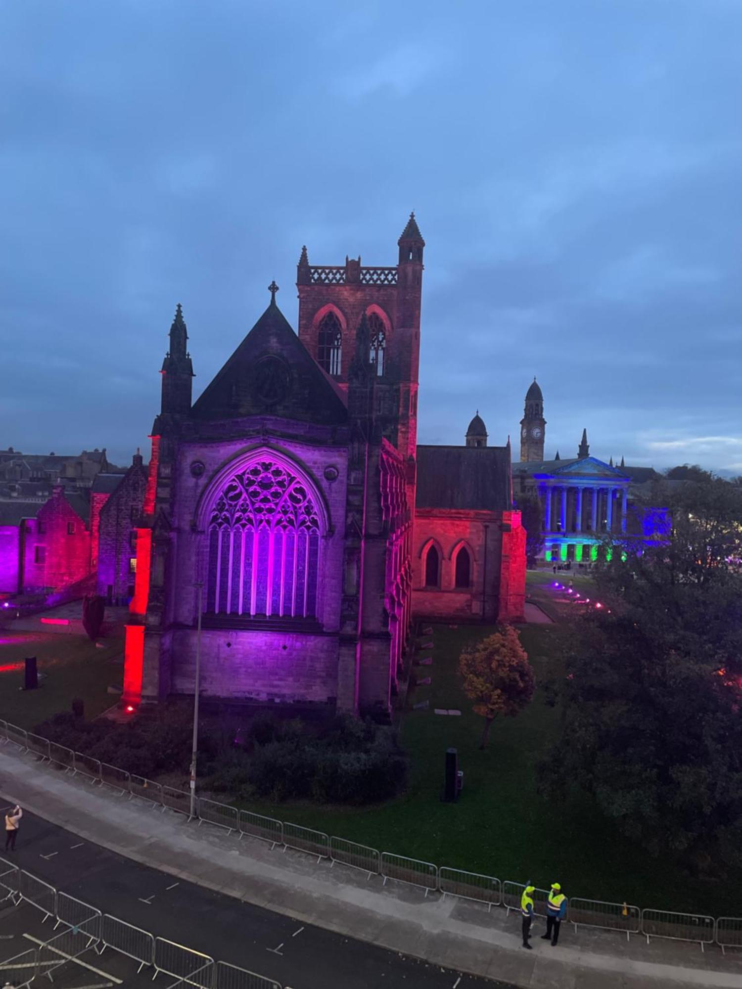 The Paisley Penthouse - Abbey View Appartement Buitenkant foto